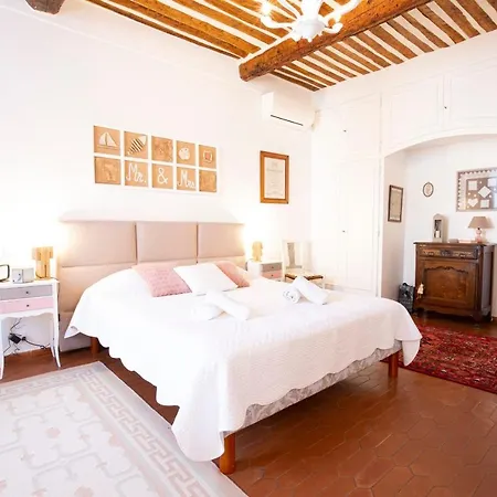 De L'horloge Villa *
